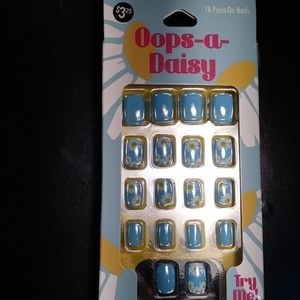 Press on nails
